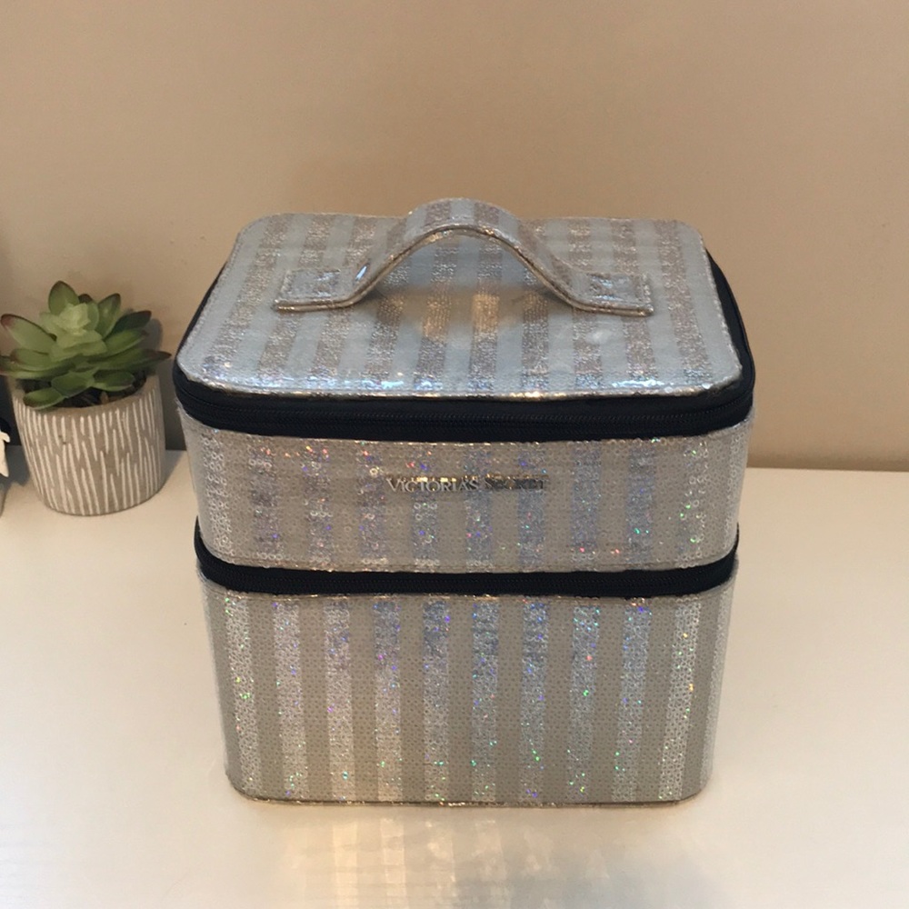 VS makeup box